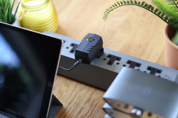 iFi iPower 2 / iPower+ SilentPower Low Noise DC Power Supply Active Noise Cancellation