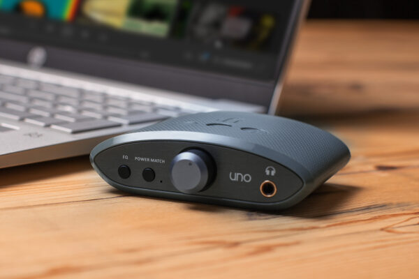 [PRE-ORDER 21 Days] iFi UNO 32bit/384kHz Hi Res USB DAC + Headphone Amp