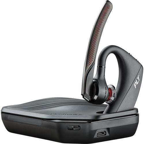 plantronics voyager 5200 charging case red light